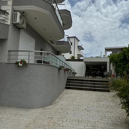 Neli * Ksamil