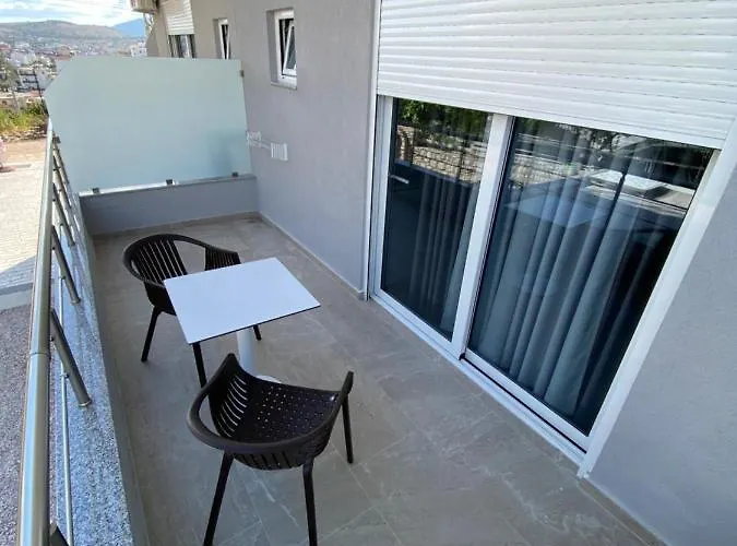 Neli Apartman *